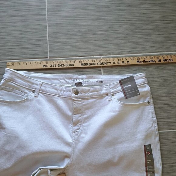 New Falls Creek Plus Size 24 White Pants Skinny Mid Rise Slimming Stretch... - Picture 8 of 10